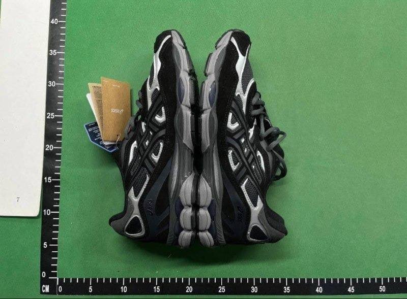 Asics shoes    (11 CP)