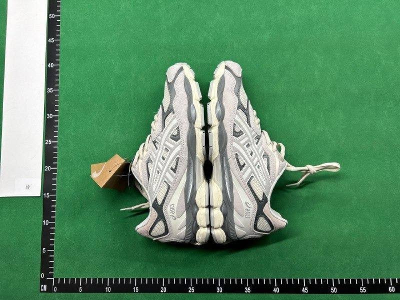 Asics shoes    (11 CP)