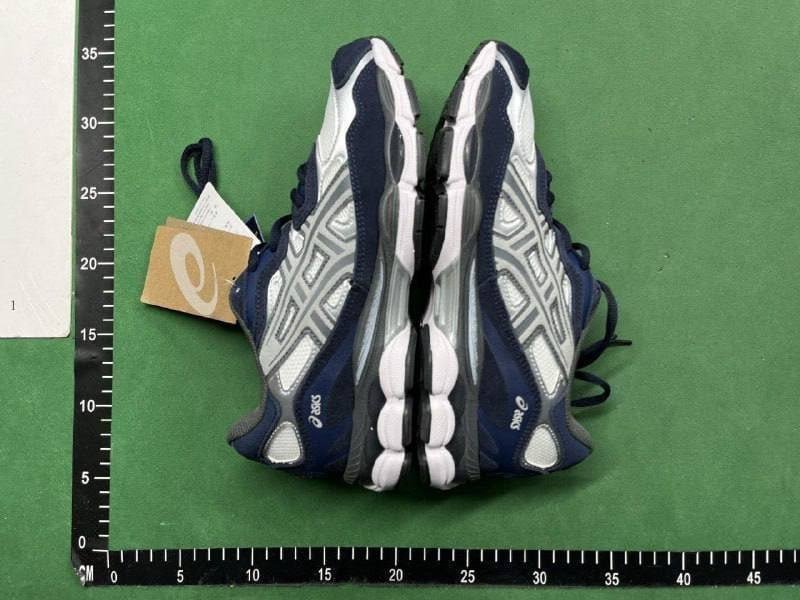 Asics shoes    (11 CP)