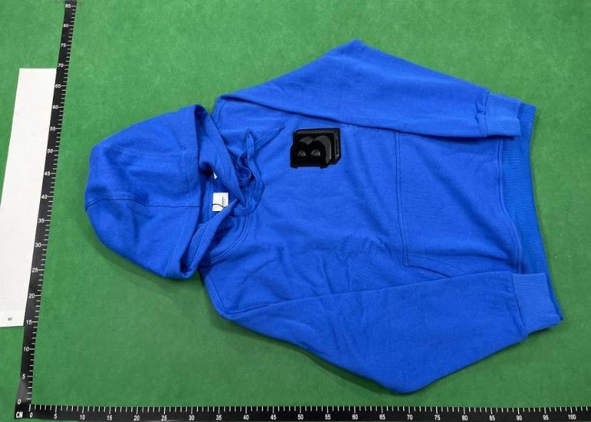 Burberry hoodie (40 CP) 