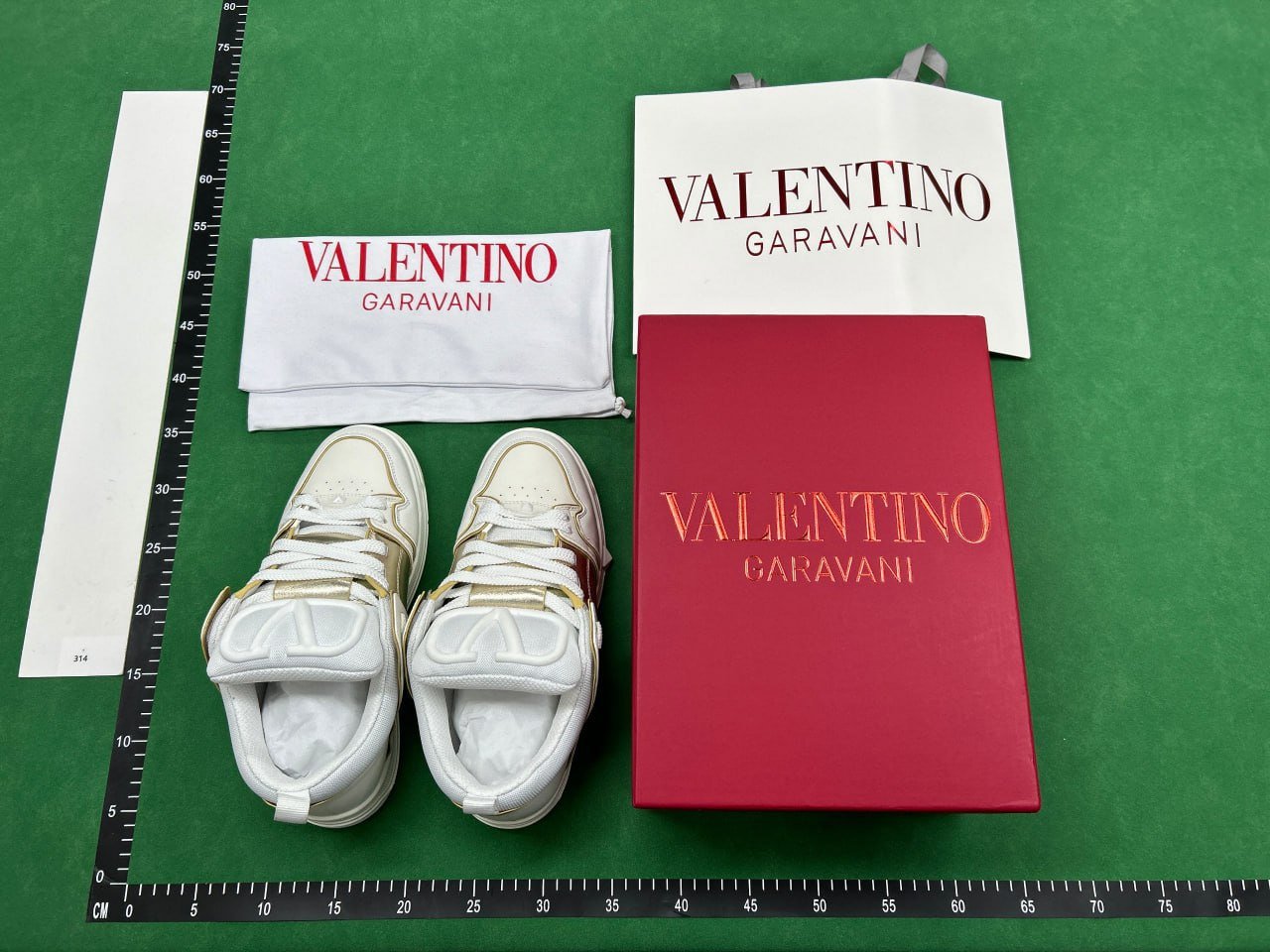 Valentino open