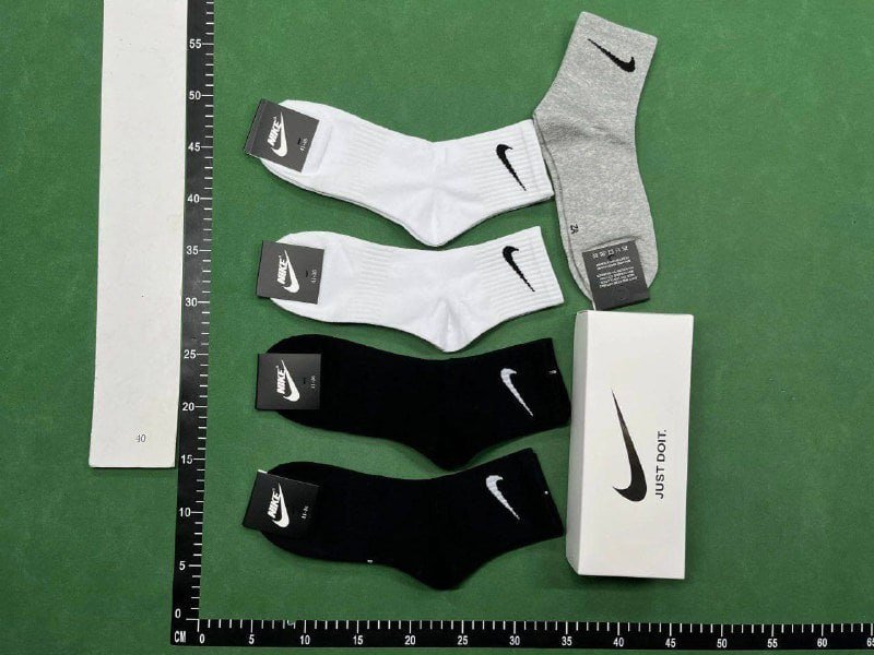 NIKE breathable sports socks